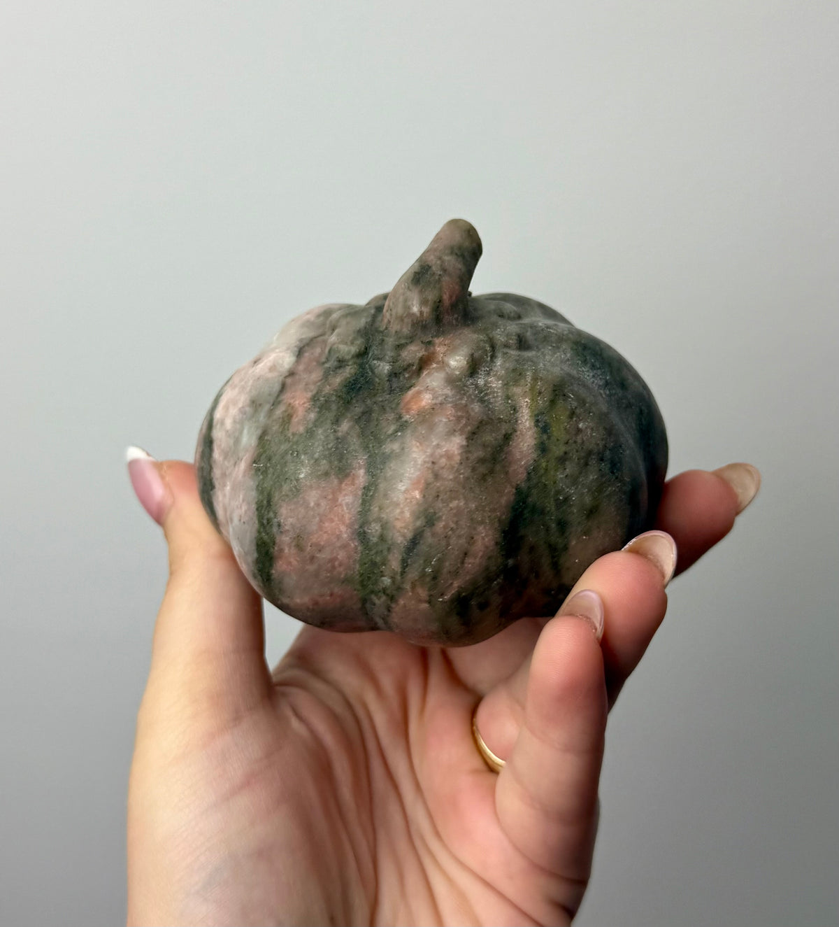 Pumpkin jack-o’-lantern carving ￼