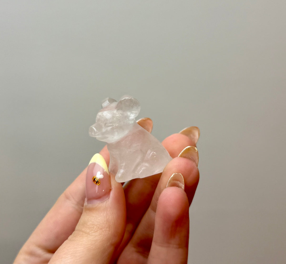Quartz pig carvings