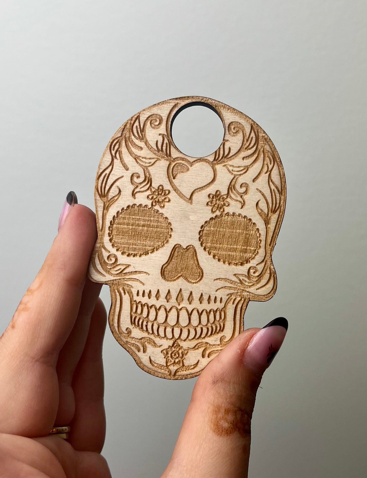 Skull wooden sphere stands