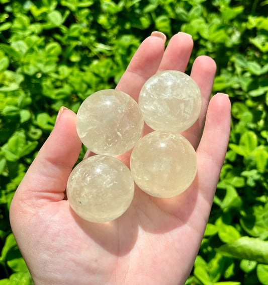 Optical calcite spheres