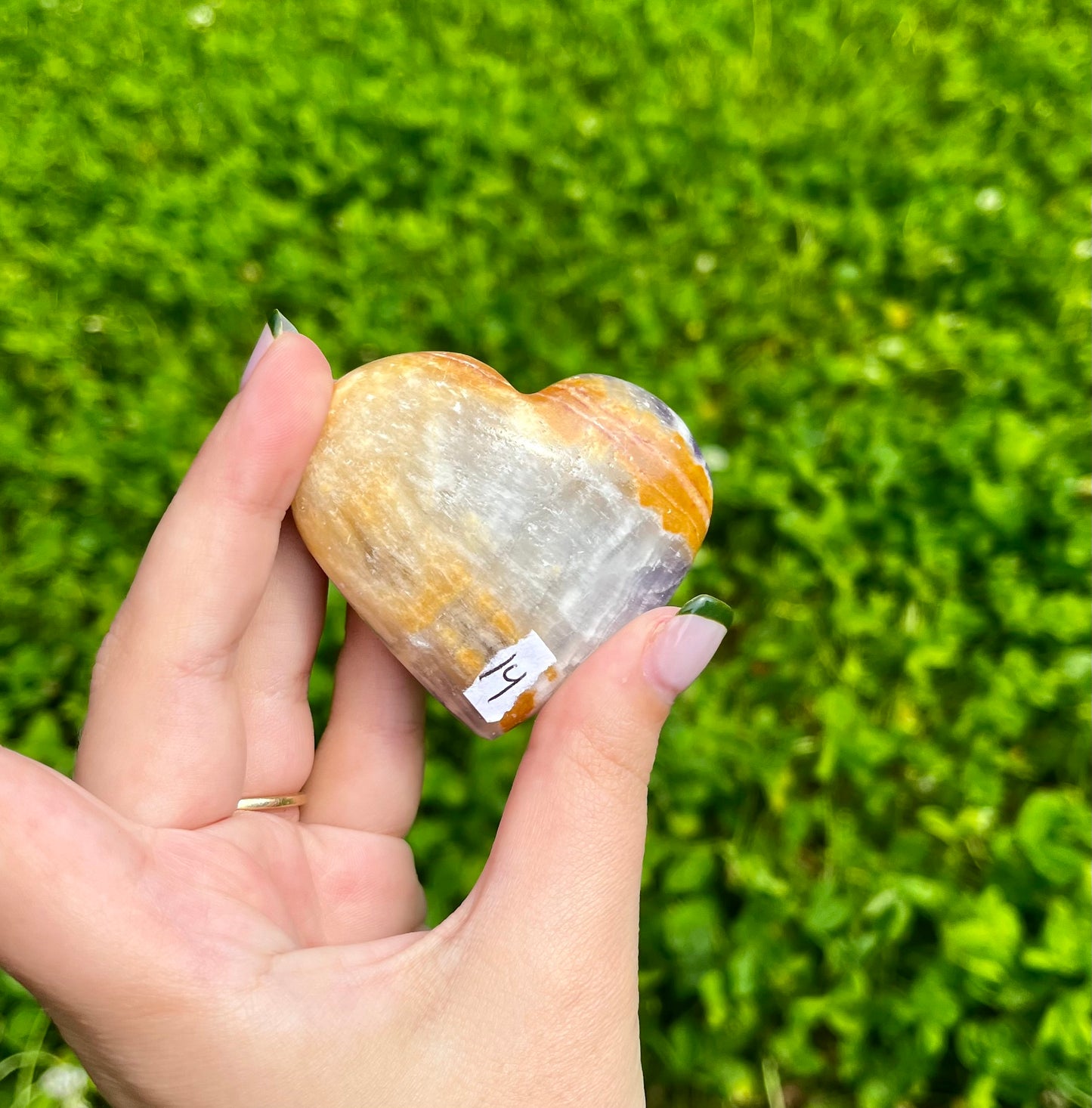 Dyed onyx heart carving