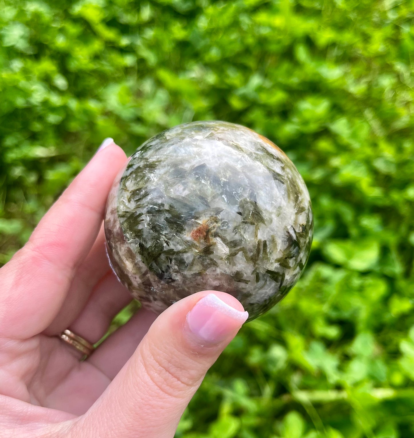 Green mica sphere