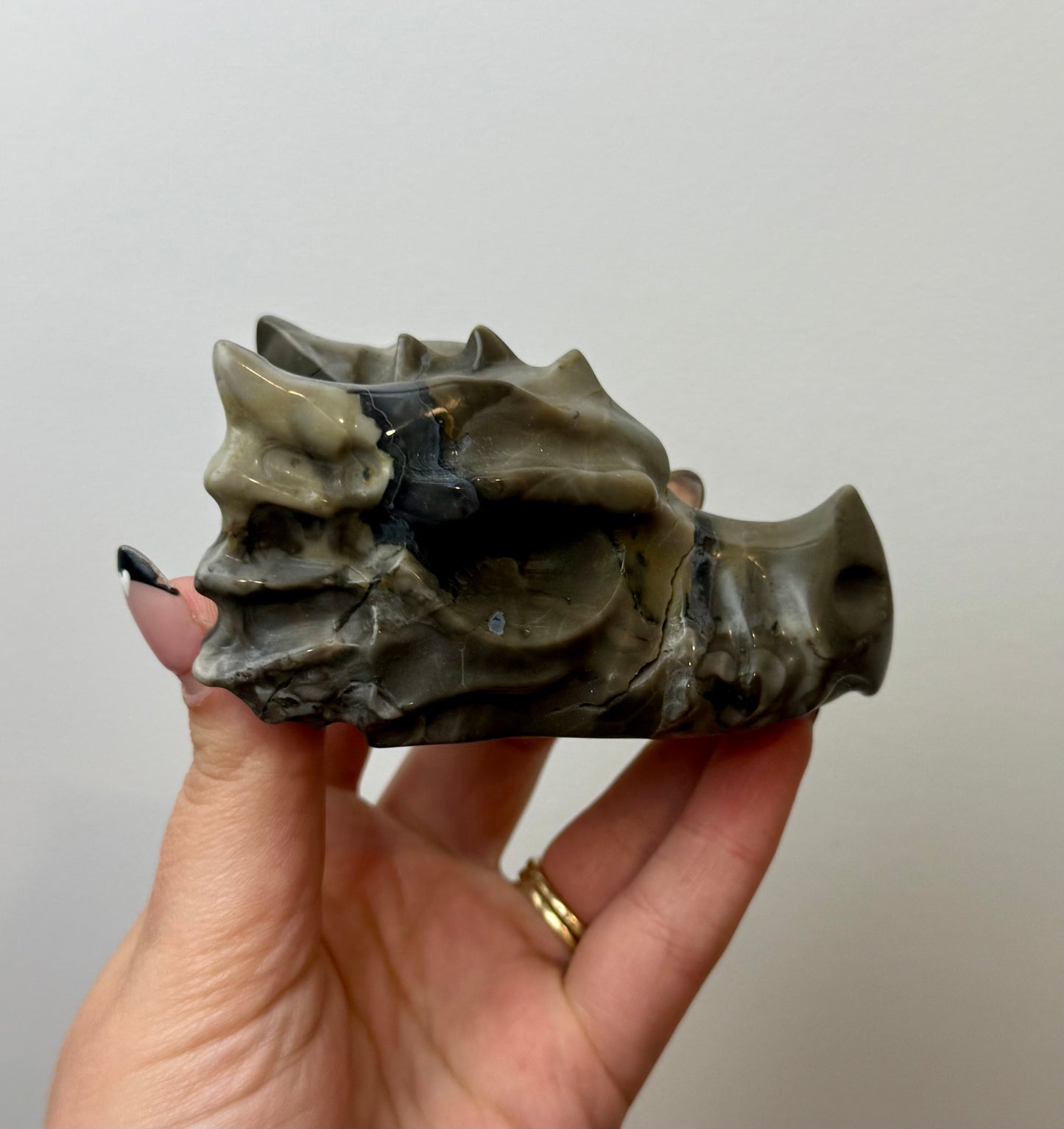 Volcano agate dragon head carving