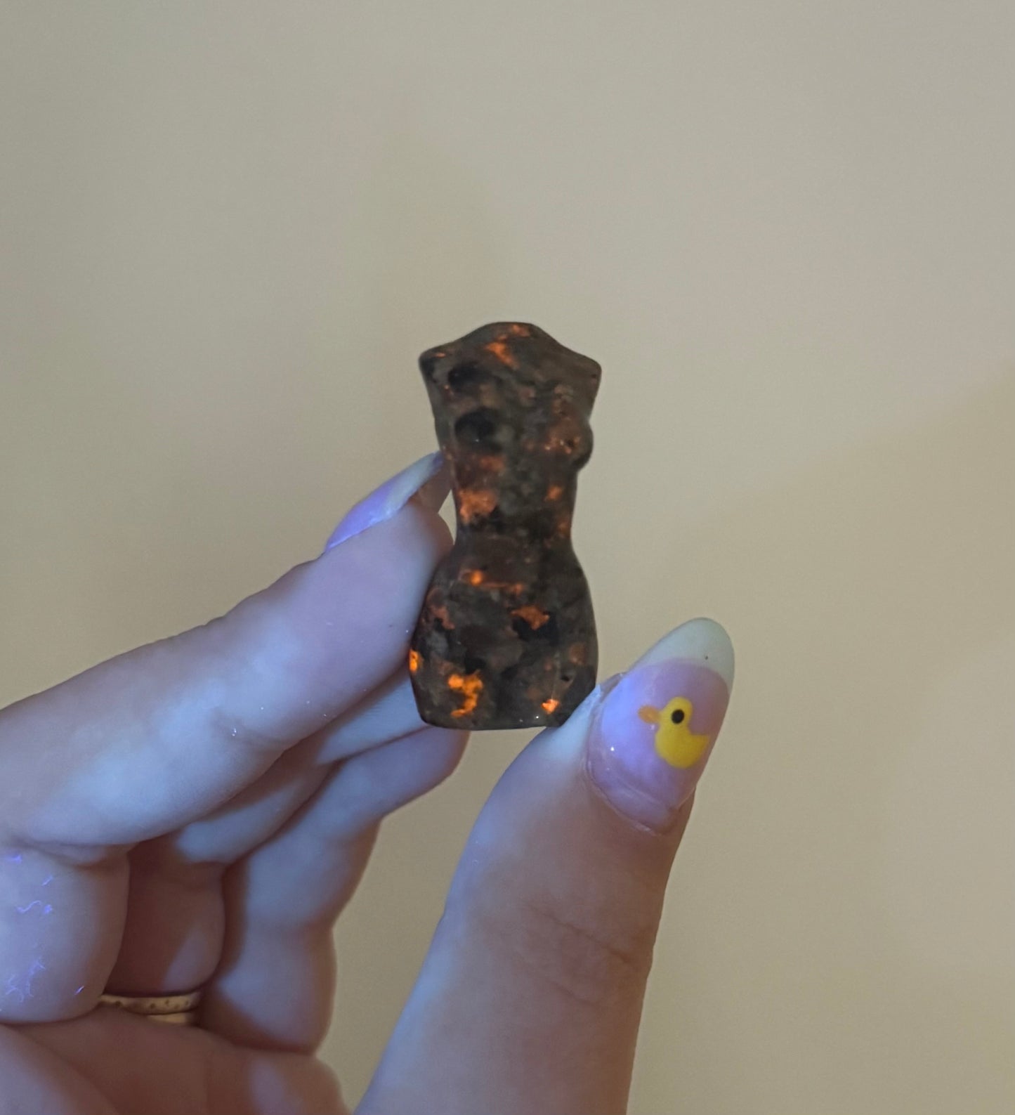 Yooperlite woman body carving