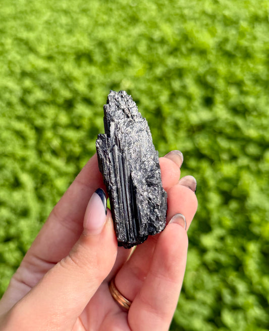 Black tourmaline raw