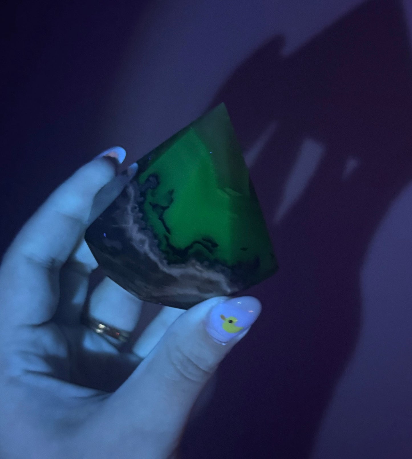 Volcano agate 3D diamond carving