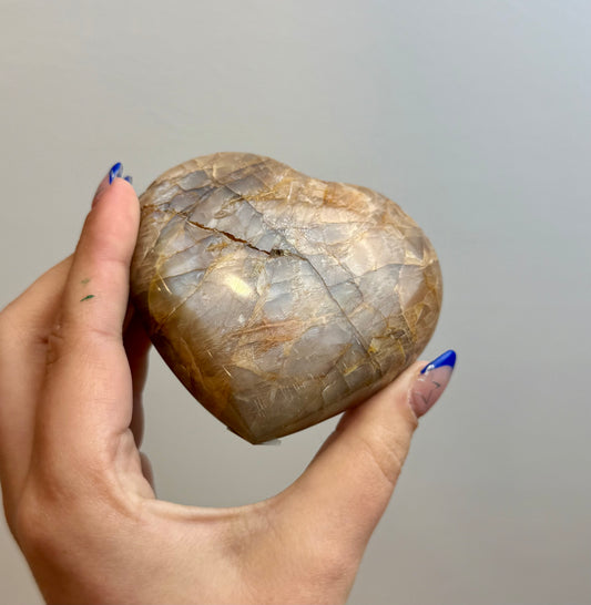 Peach moonstone heart carving