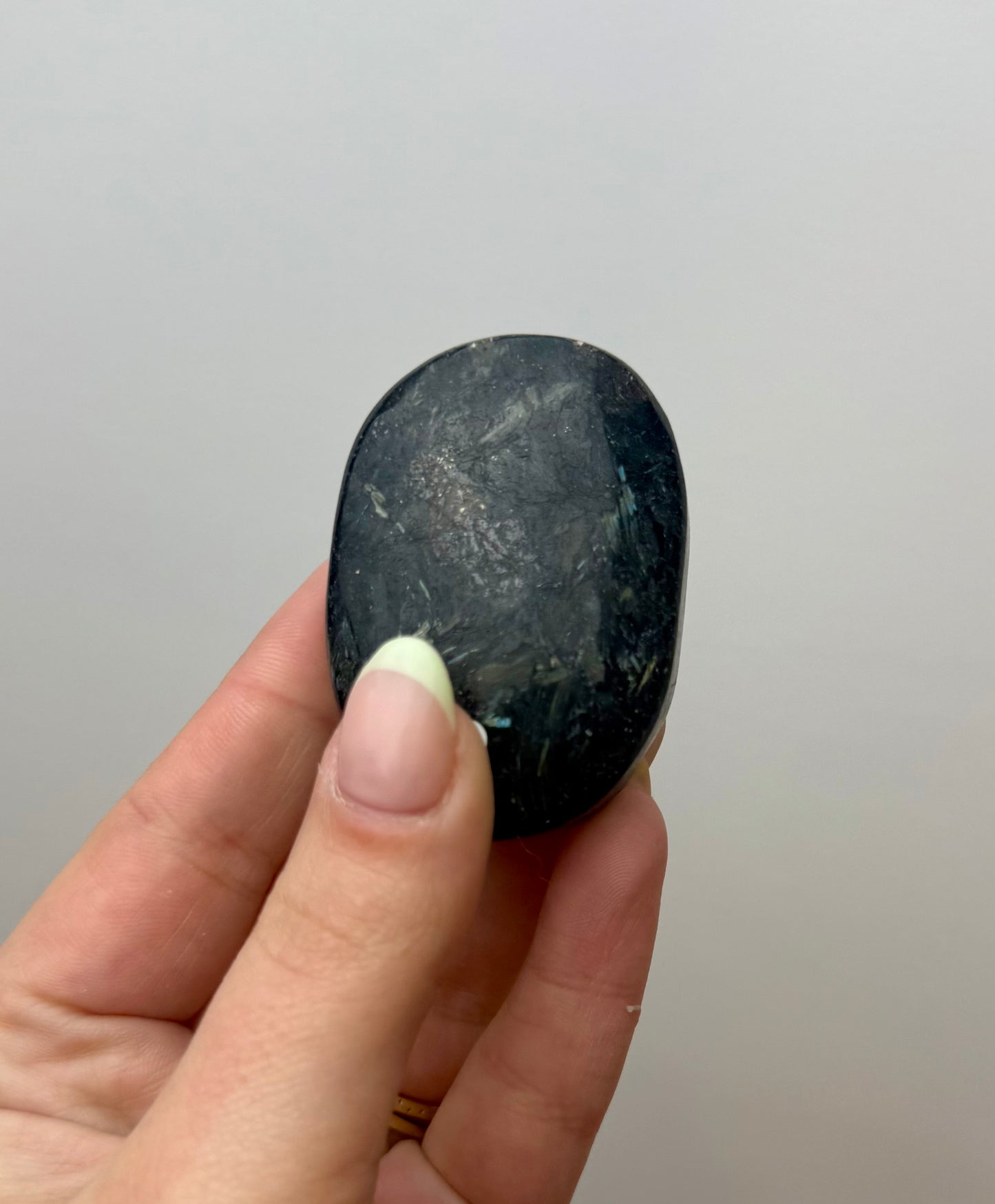 Arfvedsonite/Firework stone palm stone