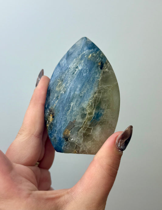 Blue kyanite tear freeform