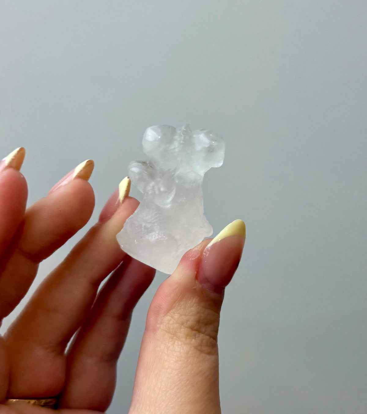 Quartz dragon carving