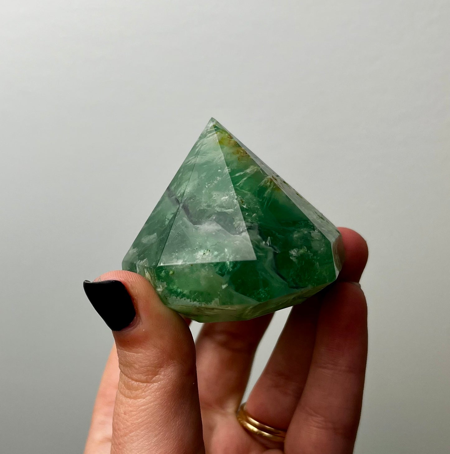 Feather fluorite diamond carving