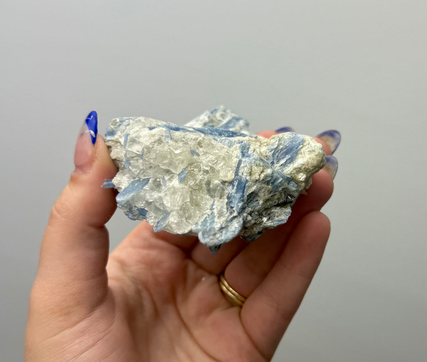 Blue kyanite specimen
