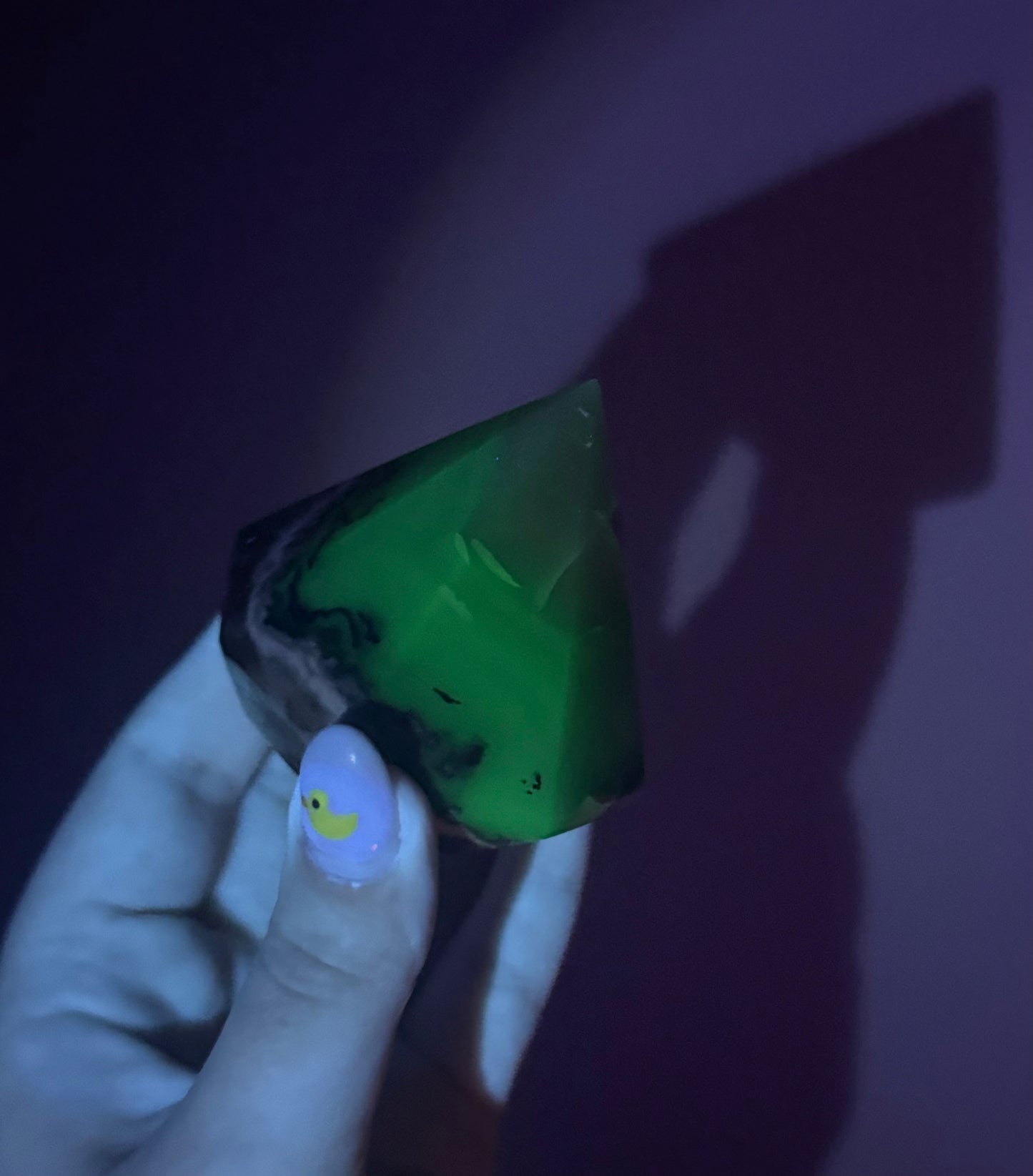 Volcano agate 3D diamond carving
