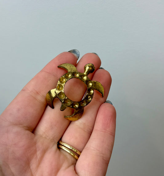 Dark gold turtle sphere stand