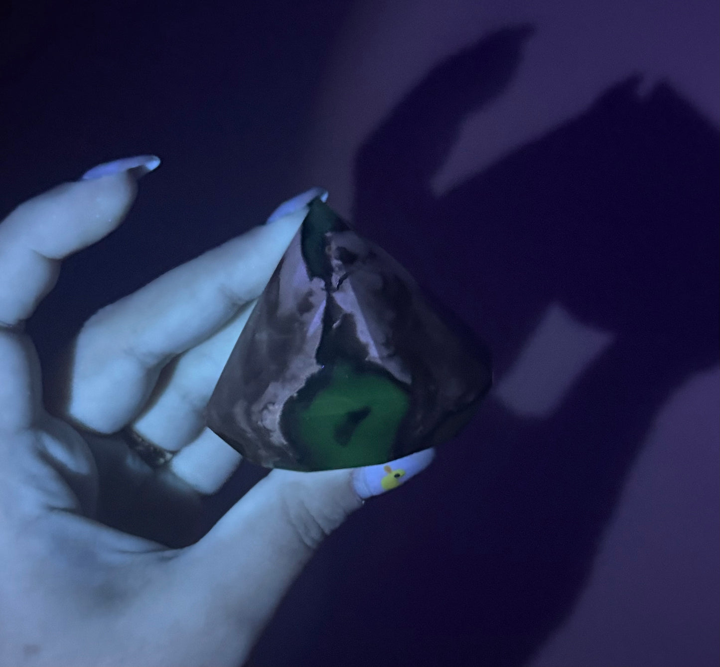 Volcano agate 3D diamond carving