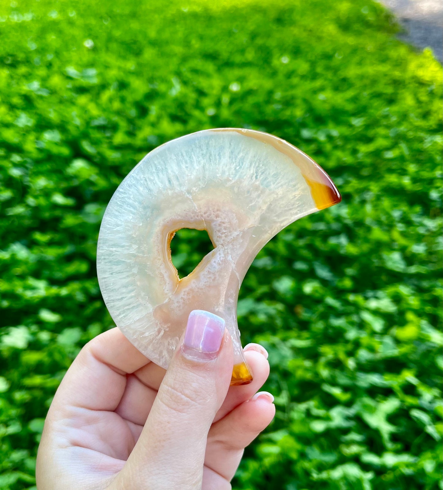 Druzy agate moon carving