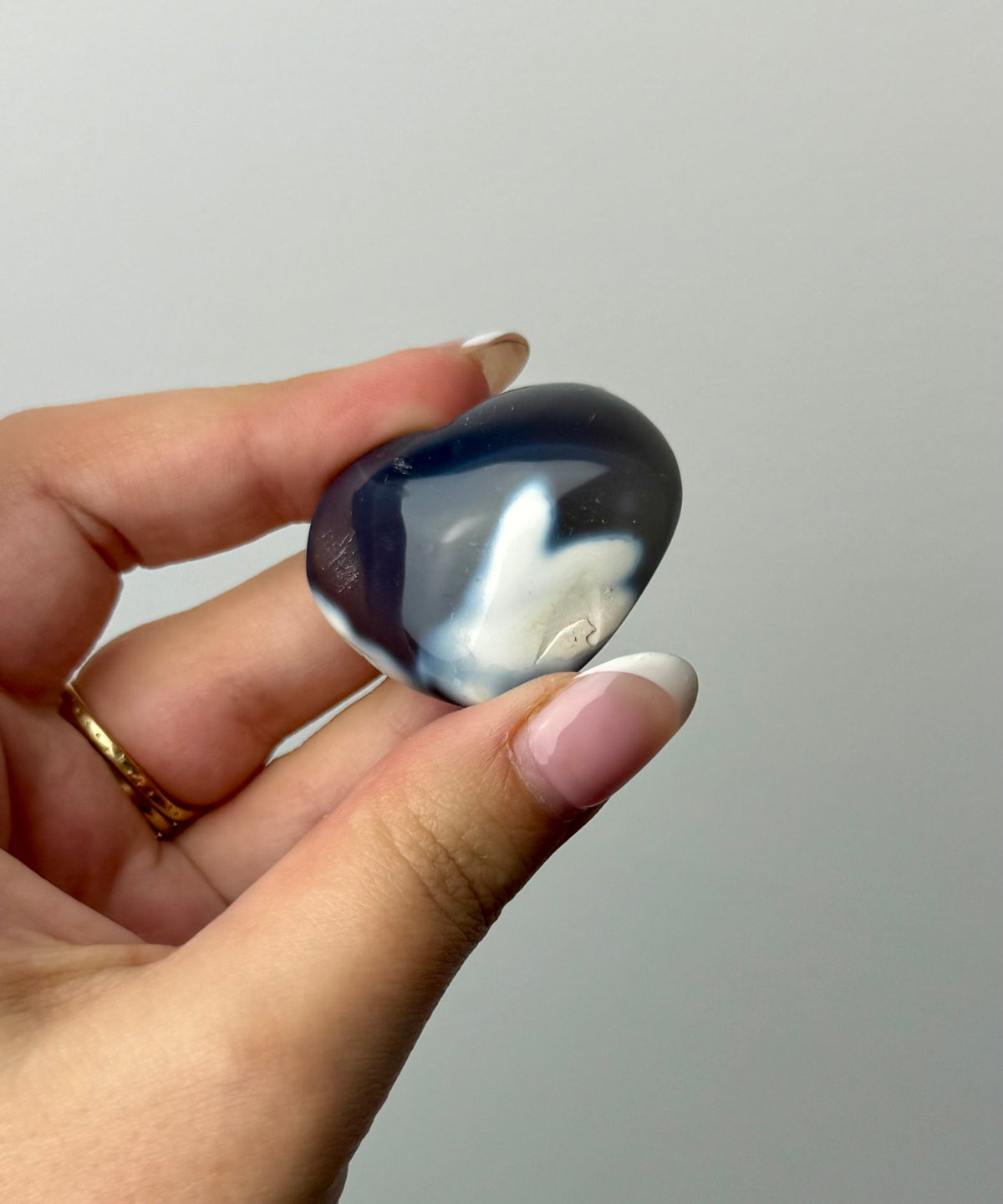 Orca agate heart carving