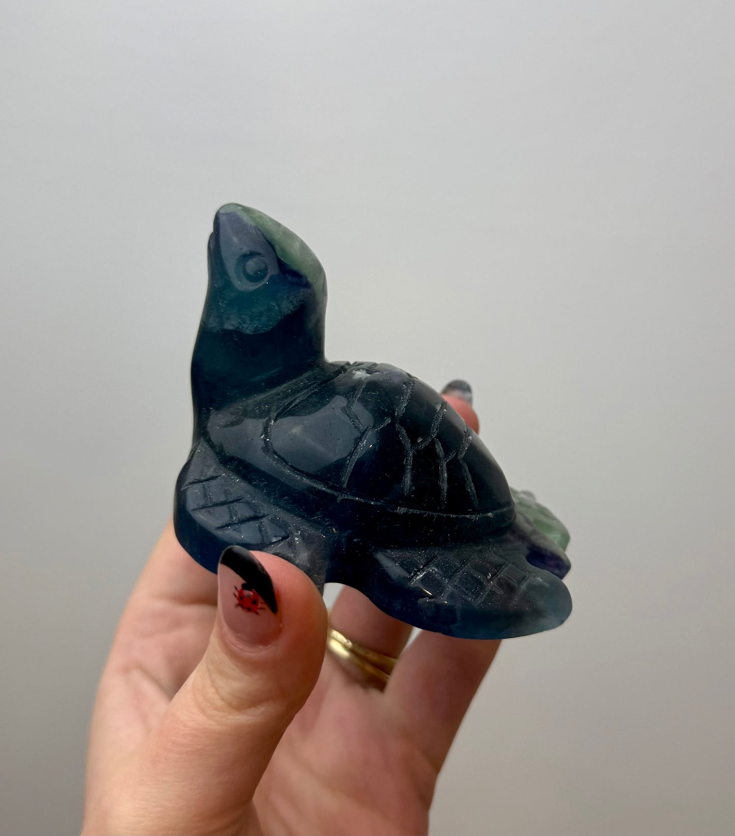 Fluorite sea turtle carving