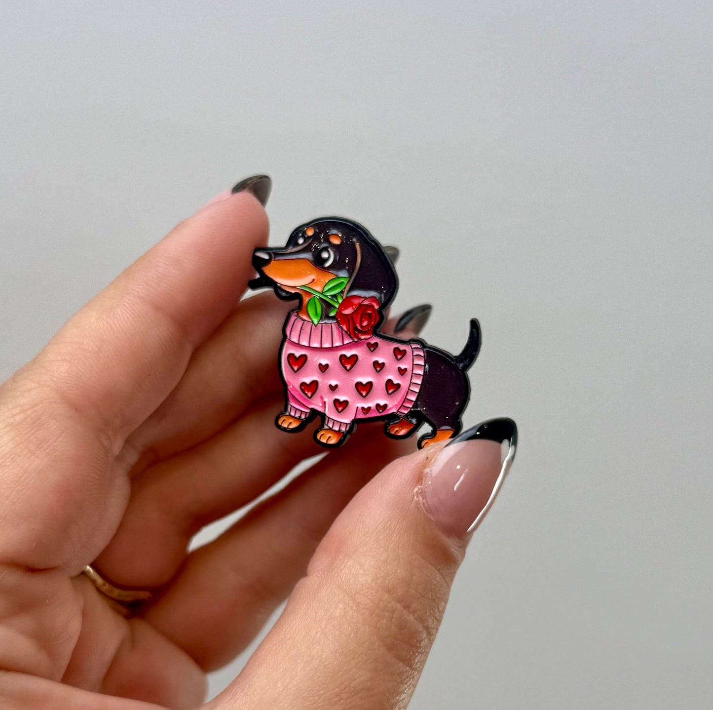 Wiener dog dachshund heart sweater enamel pin