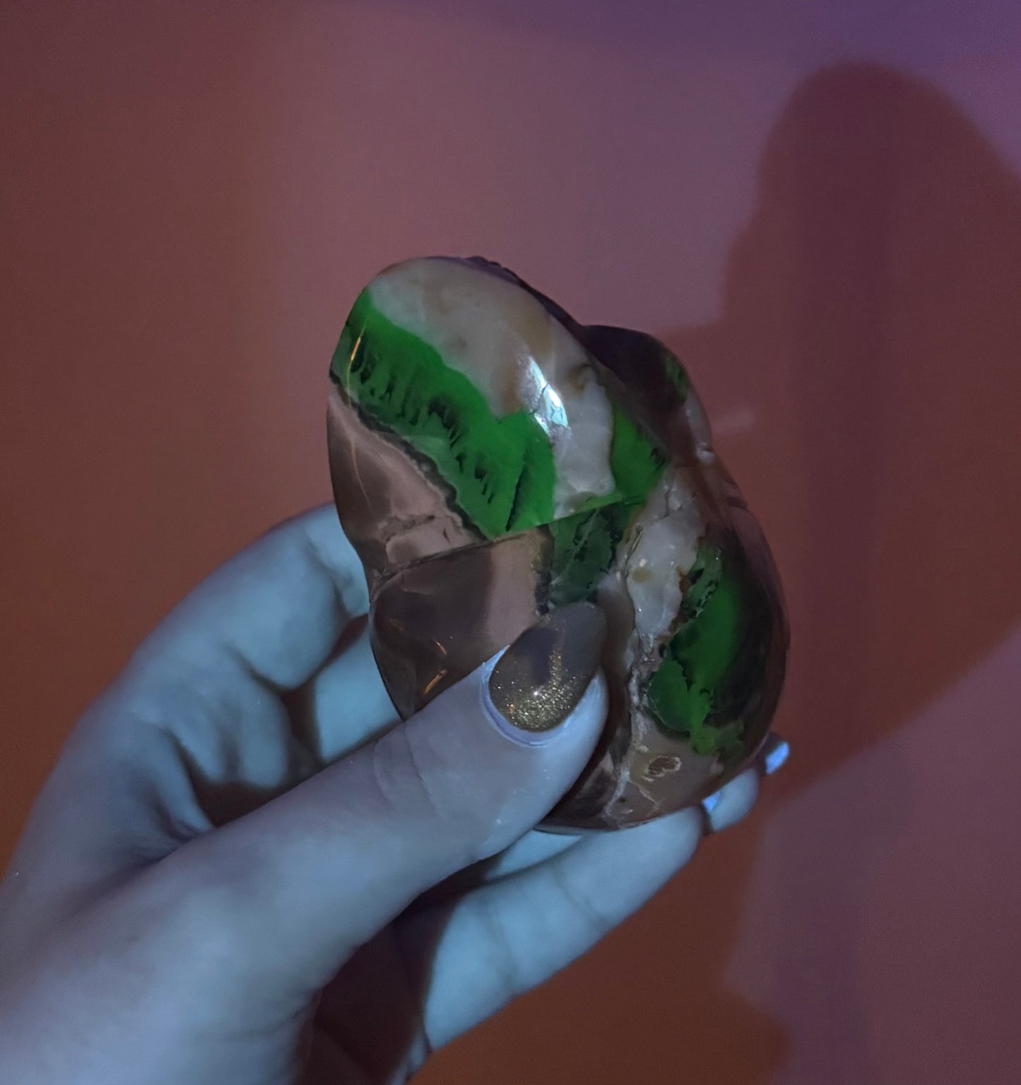 Volcano agate skull carving