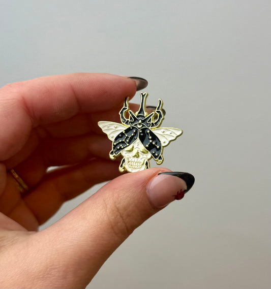 Skull bug enamel pin