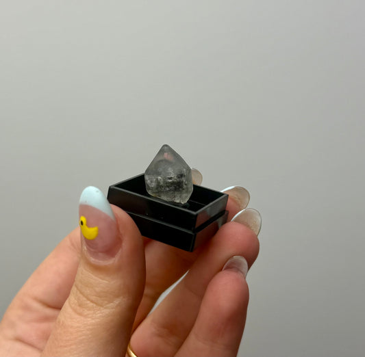 Double terminated quartz thumbnail specimen ￼