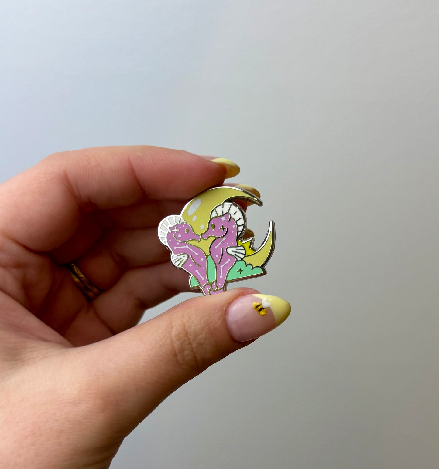 Seahorse enamel pin