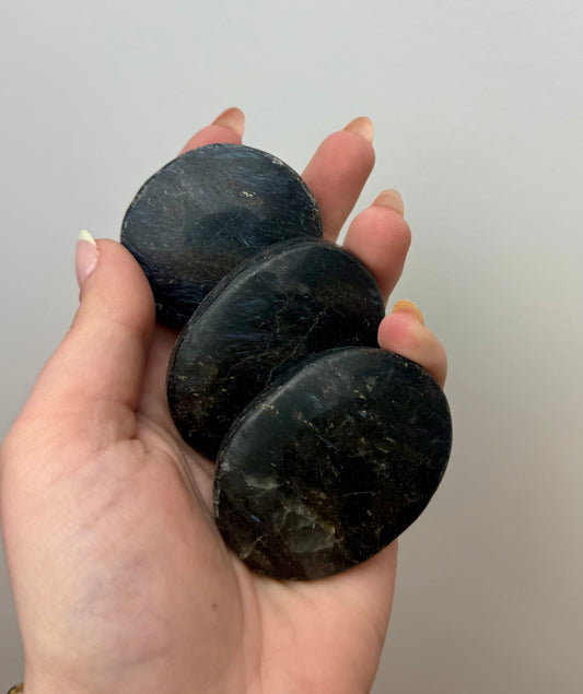 Arfvedsonite/Firework stone palmstones