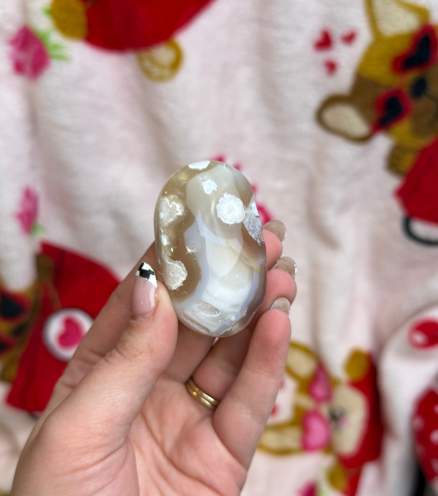 Flower agate palm stone