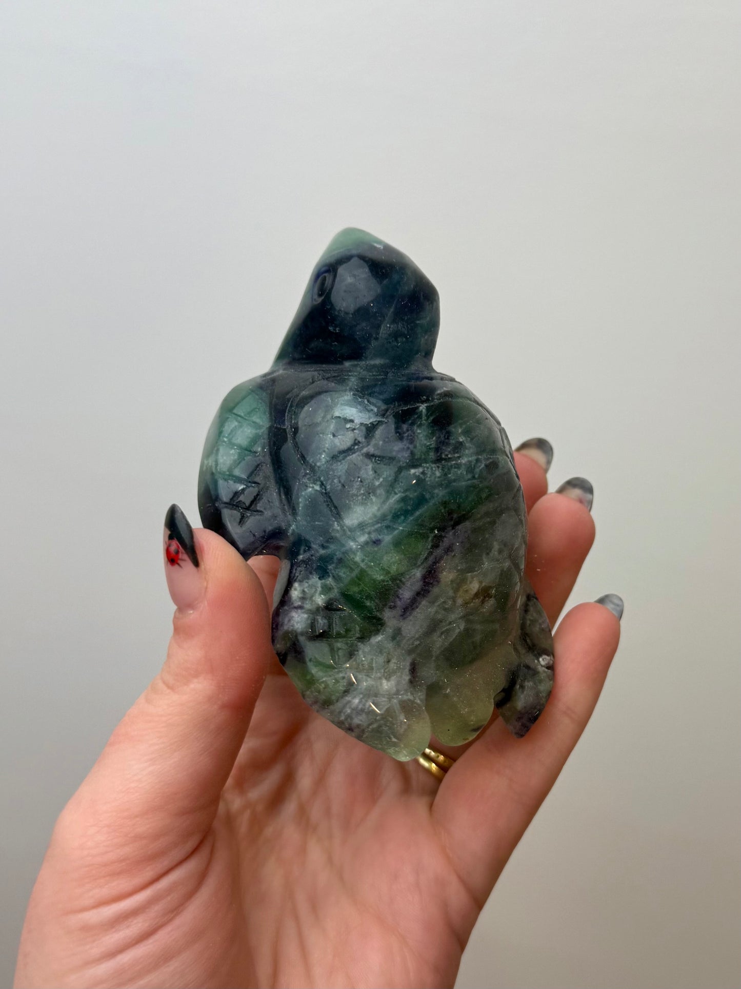 Fluorite sea turtle carving