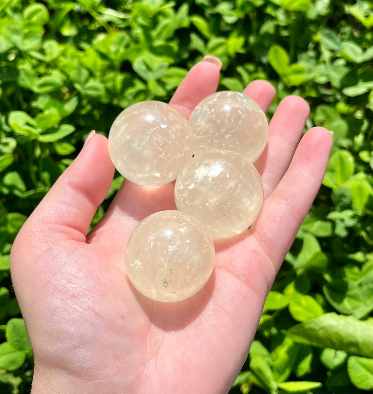 Optical calcite spheres