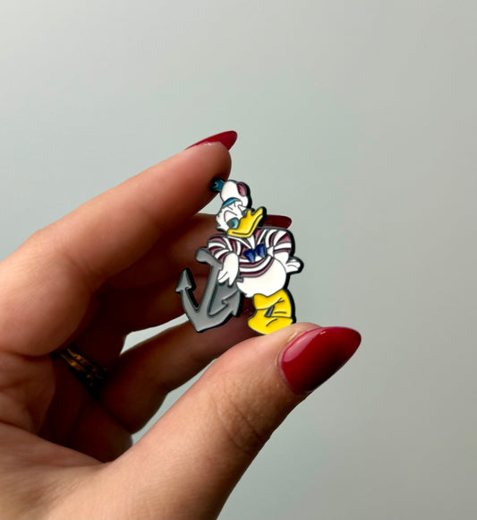 Donald Duck enamel pin