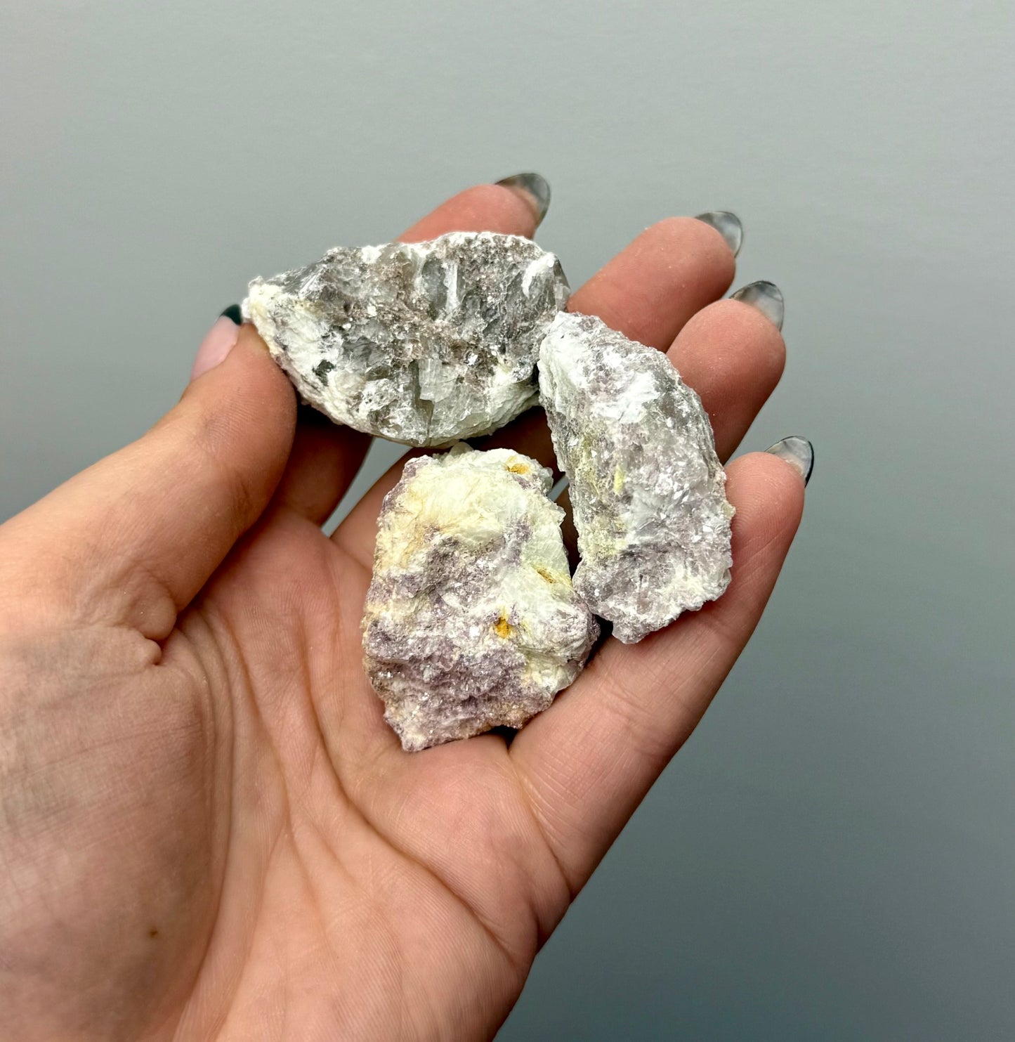 Lepidolite raws