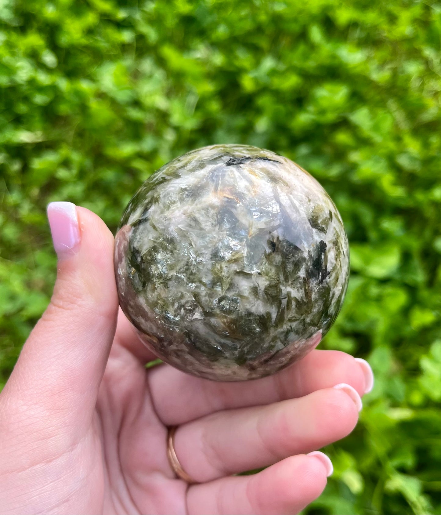 Green mica sphere