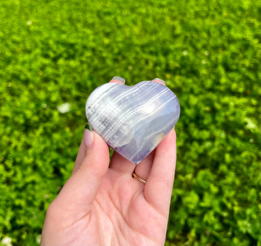 Dyed onyx heart carving