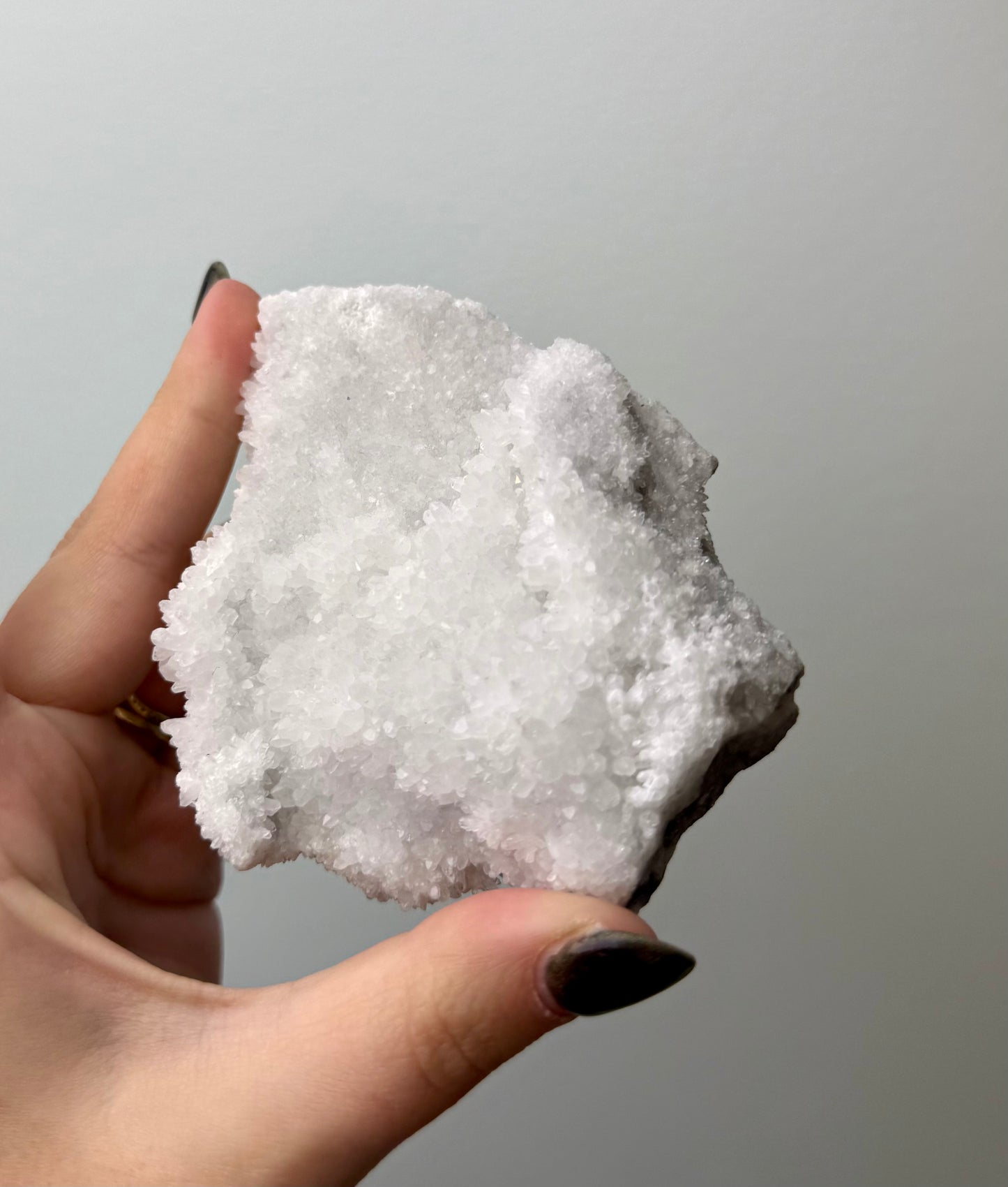 White quartz cluster