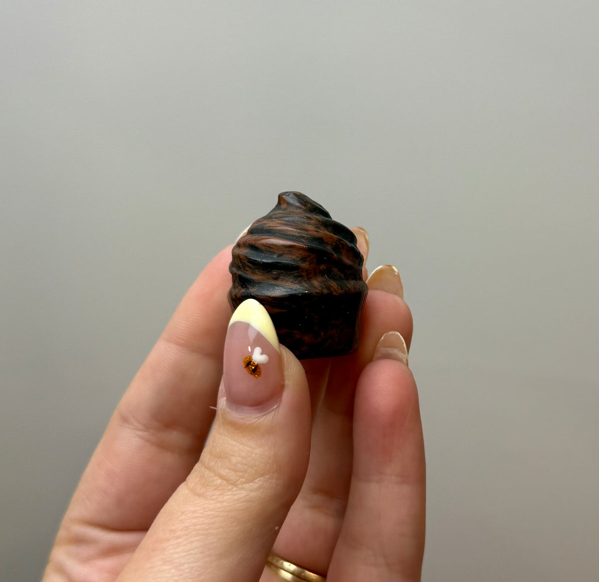 Mahogany Obsidian cupcake carving