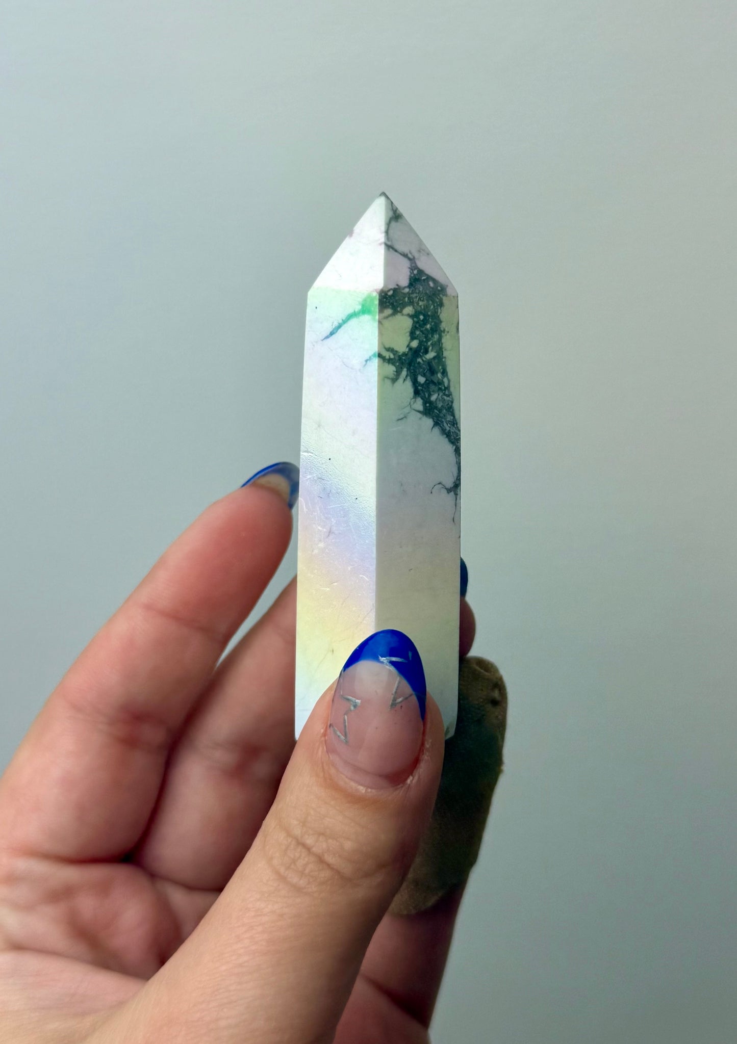 Altered aura howlite tower