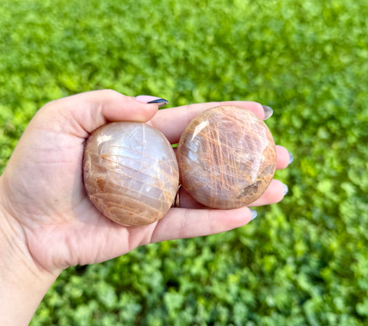 Peach moonstone palm stones