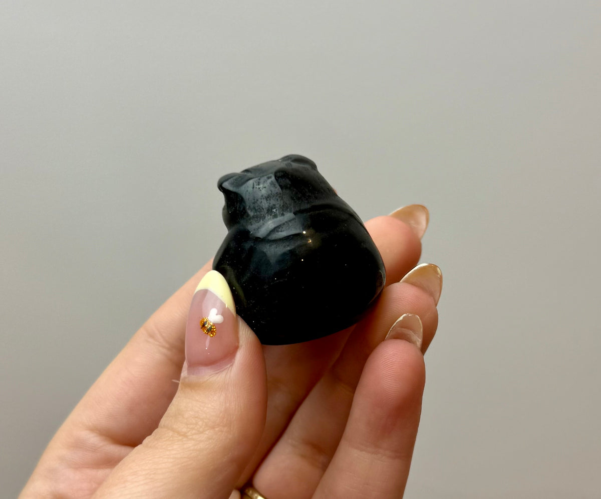 Obsidian chubby pig carving