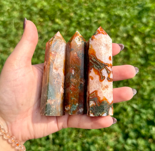 Dyed moss agate towers