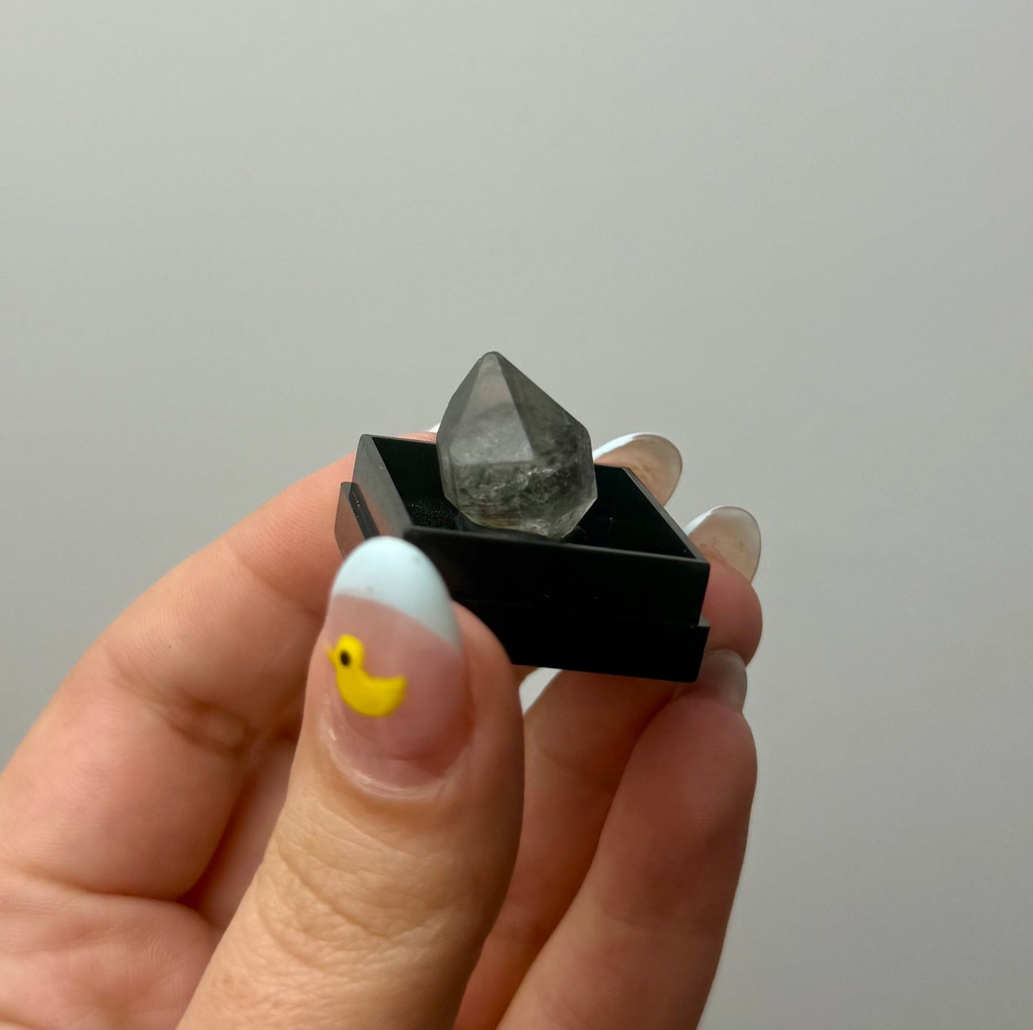 Double terminated quartz thumbnail specimen ￼