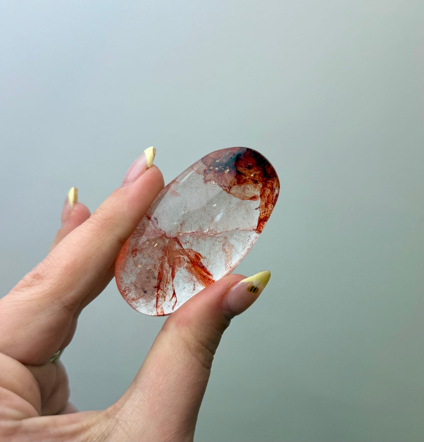 Dyed quartz palm stone