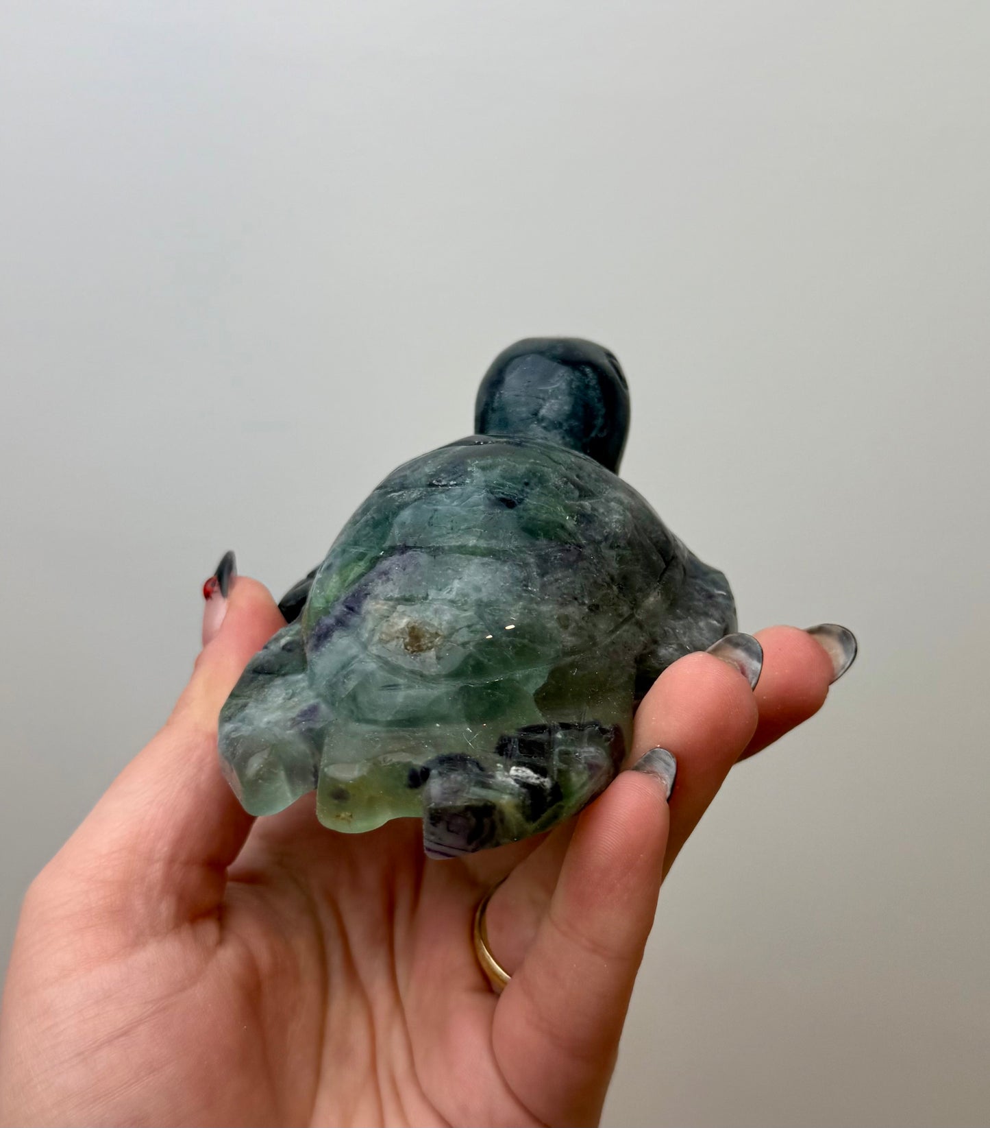 Fluorite sea turtle carving