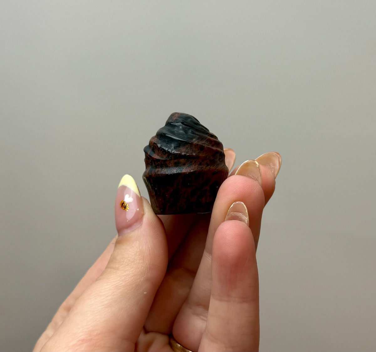 Mahogany Obsidian cupcake carving