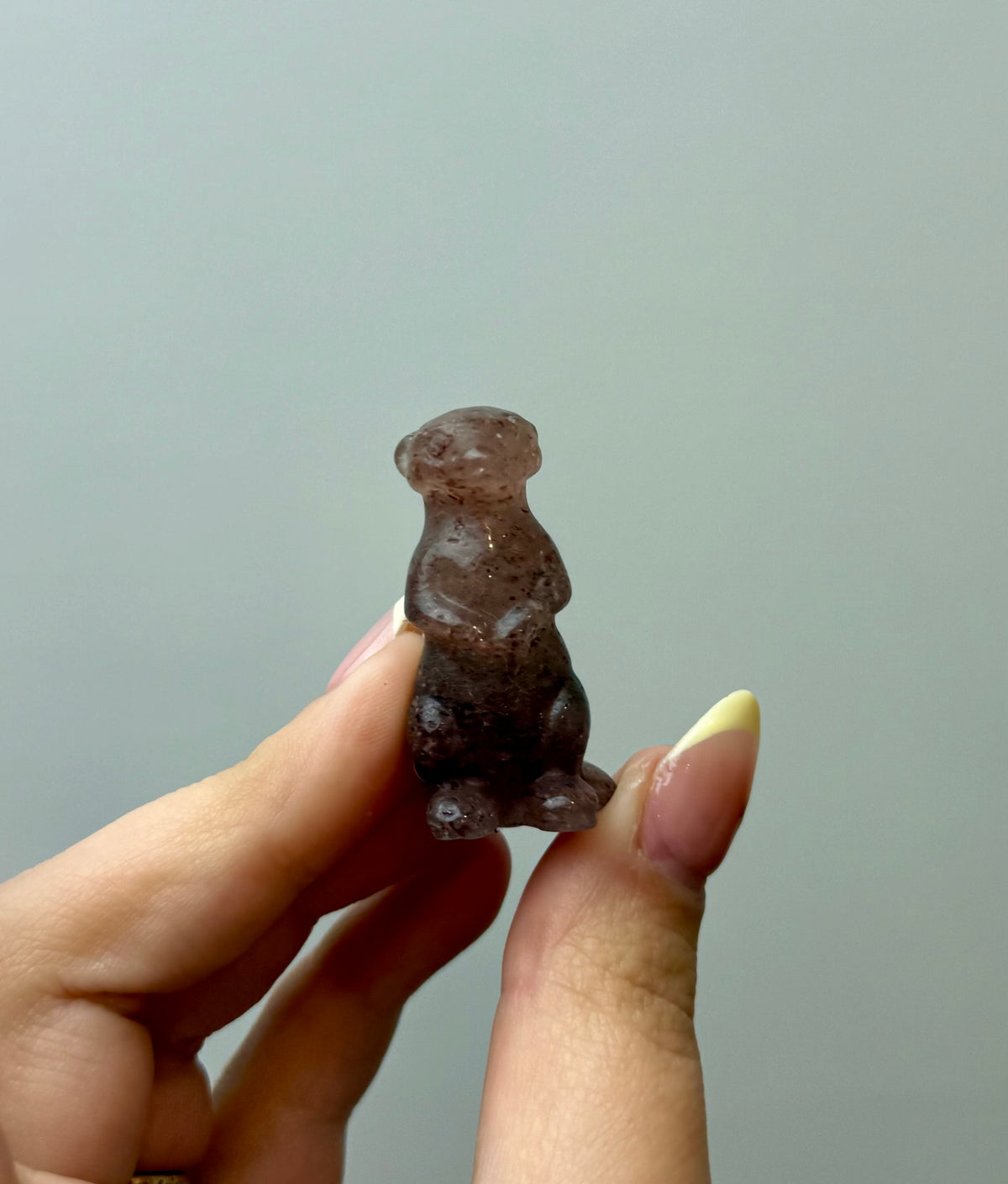 Strawberry quartz meerkat carving