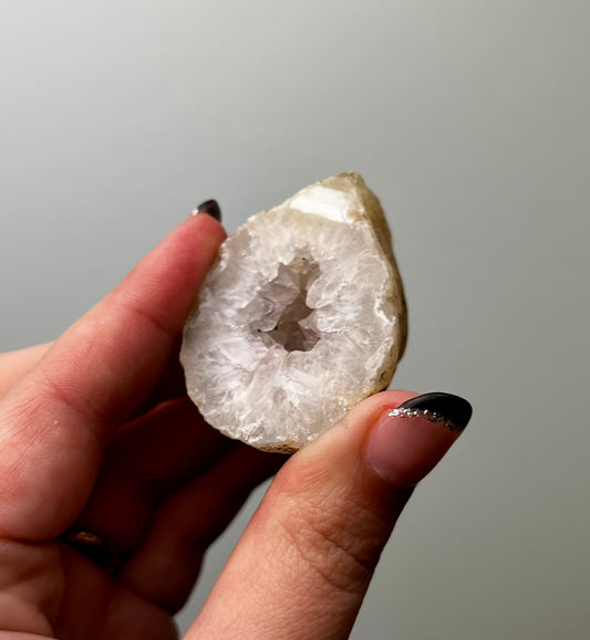 Quartz geode