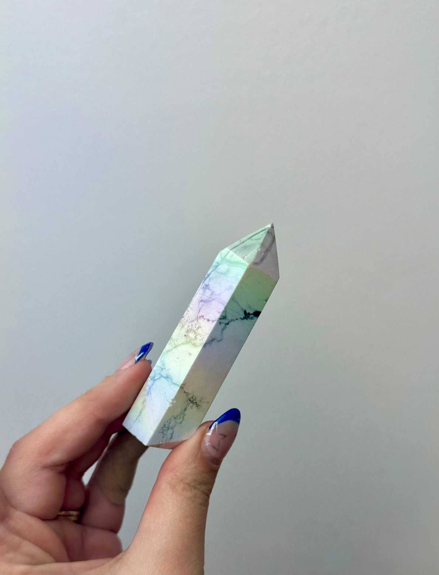 Altered aura howlite tower