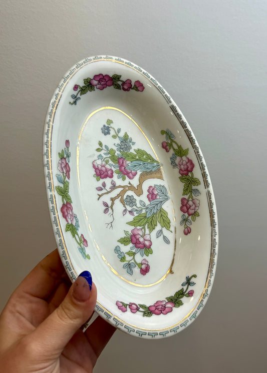 Beautiful dish/tray thrifted find