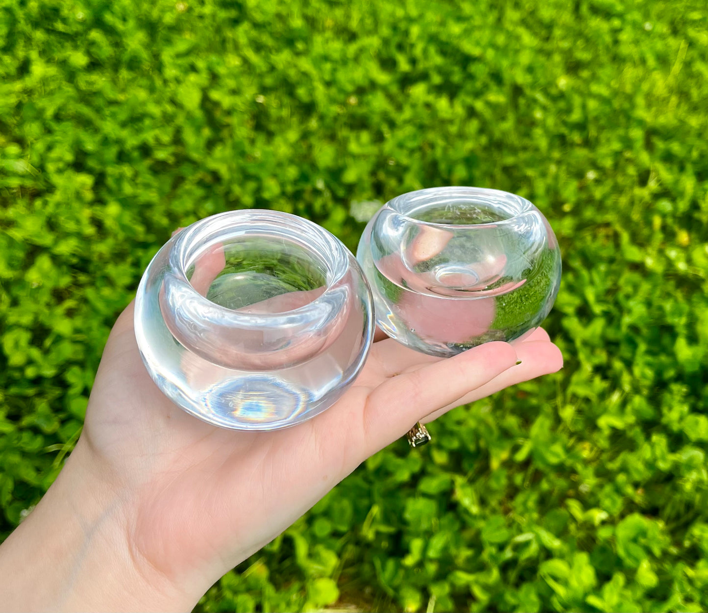 Glass sphere stands set